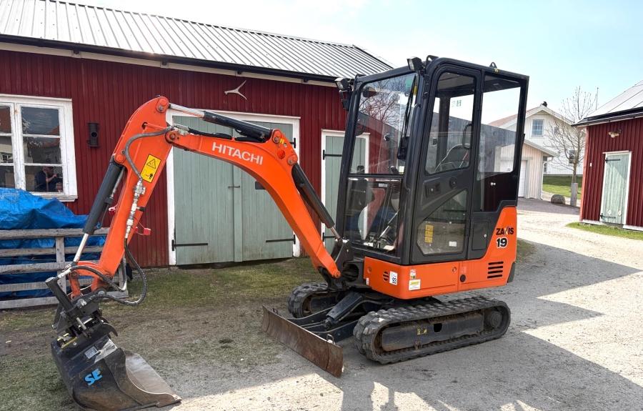 2016 Hitachi ZX19-5A